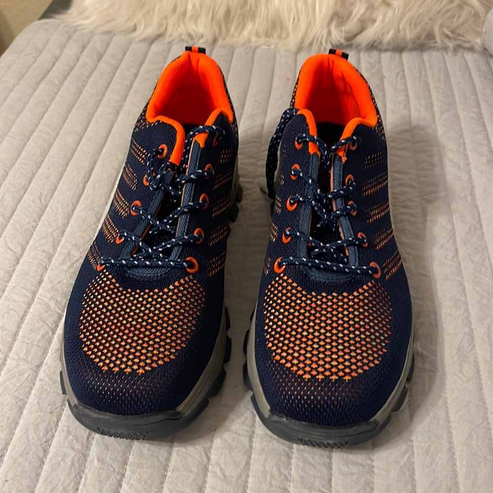 Cutest construction site shoes ever! Mens size 10